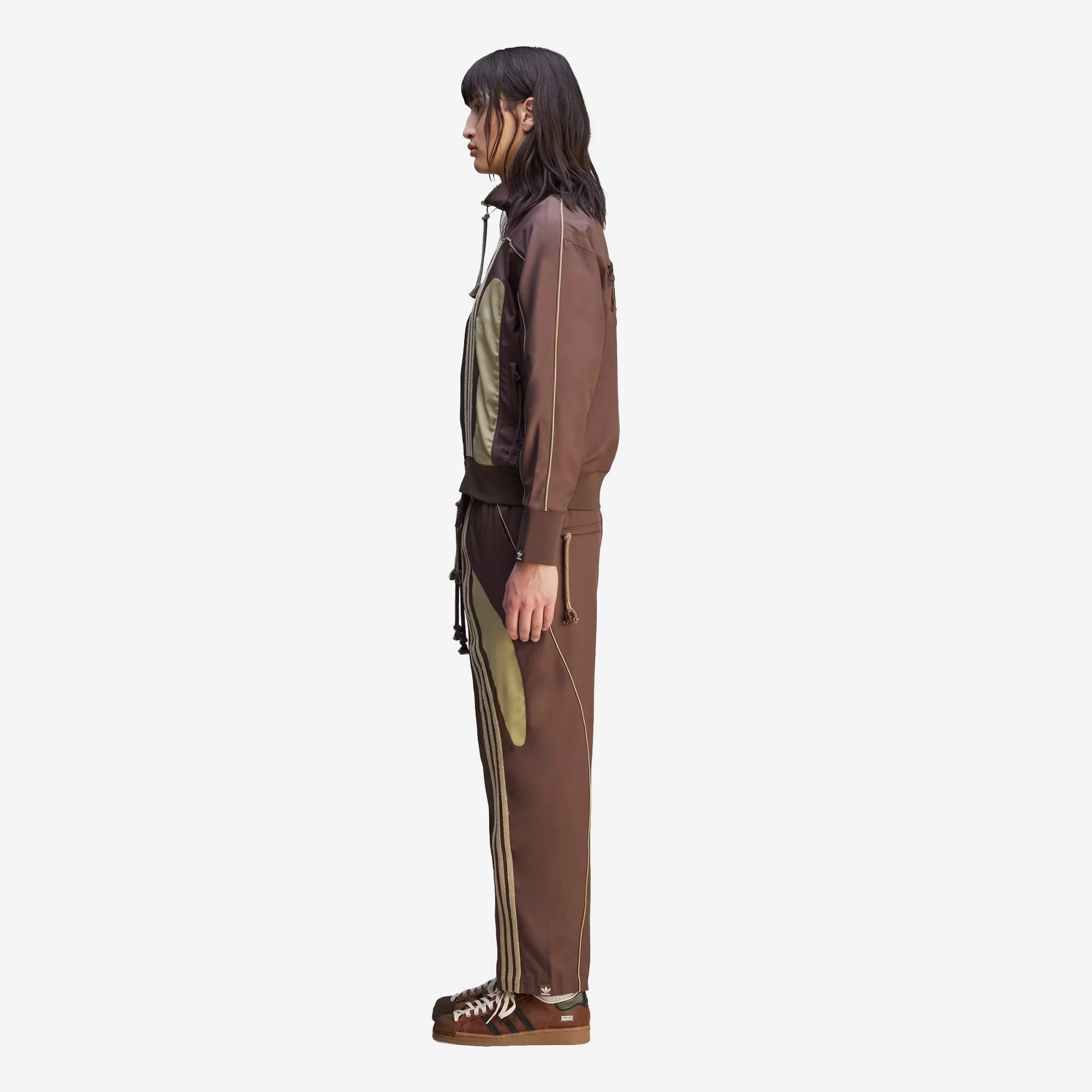ADIDAS ORIGINALS | SONG FOR THE MUTE SPRING WOVEN JACKET { BROWN