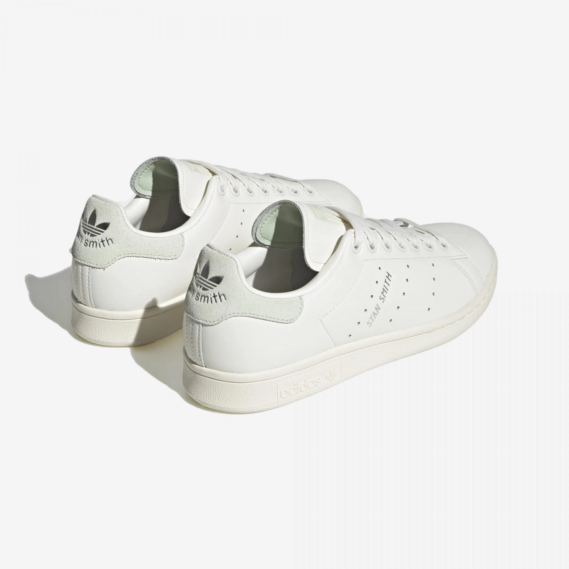 Adidas Originals | STAN SMITH  { WHITE