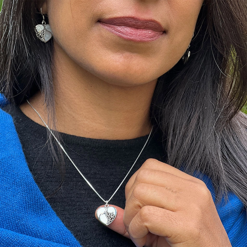 Mother-Of-Pearl Heart Necklace - Brass, Indonesia