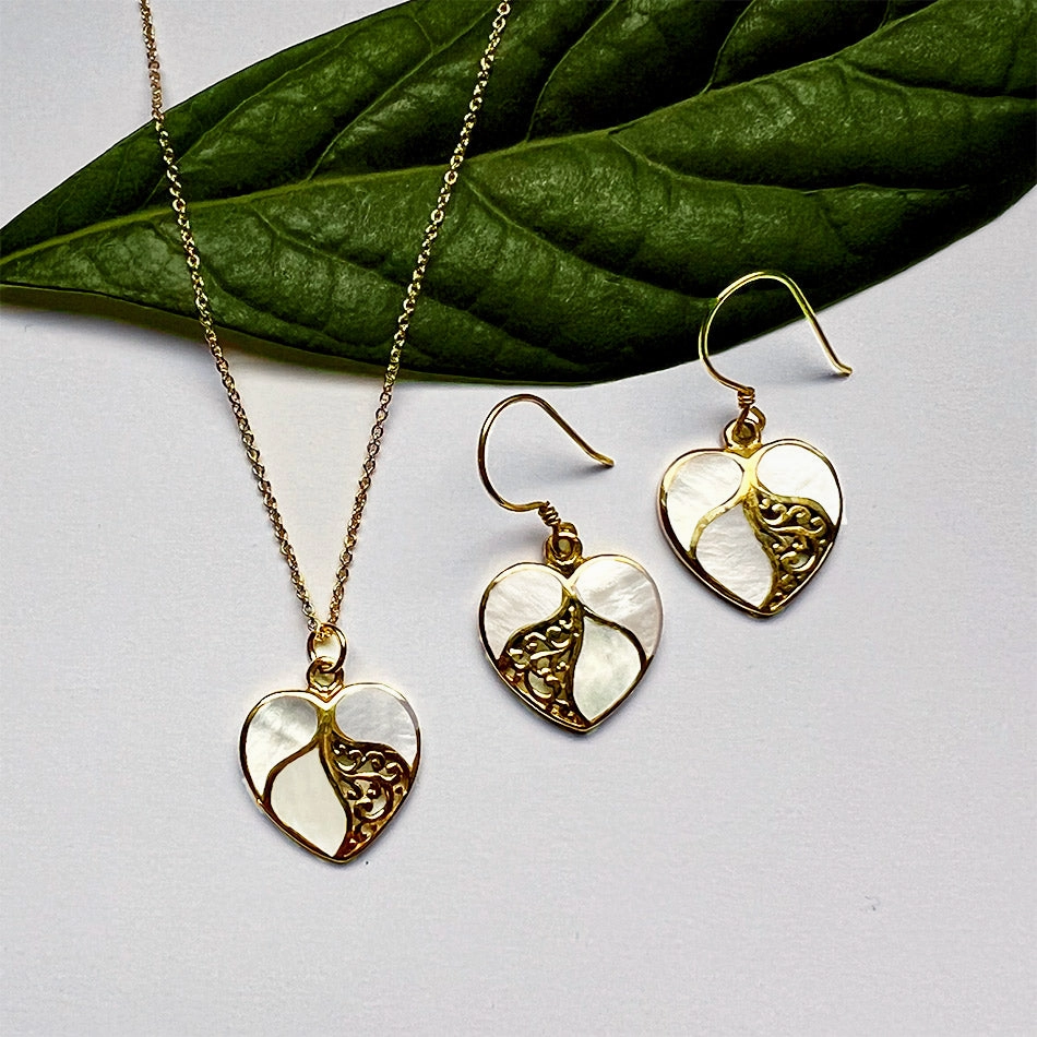 Mother-Of-Pearl Heart Necklace - Brass, Indonesia