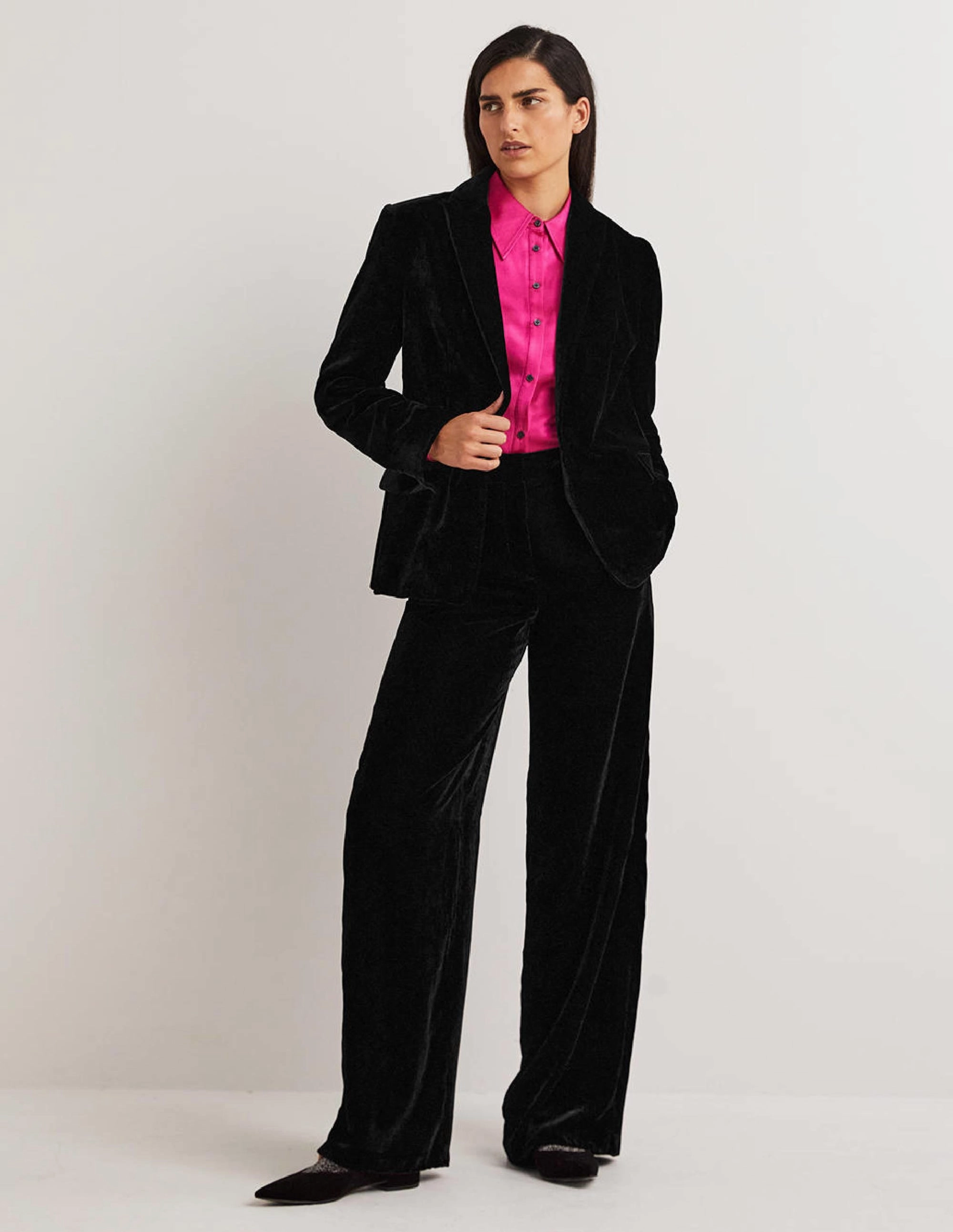 Relaxed Velvet Blazer-Black