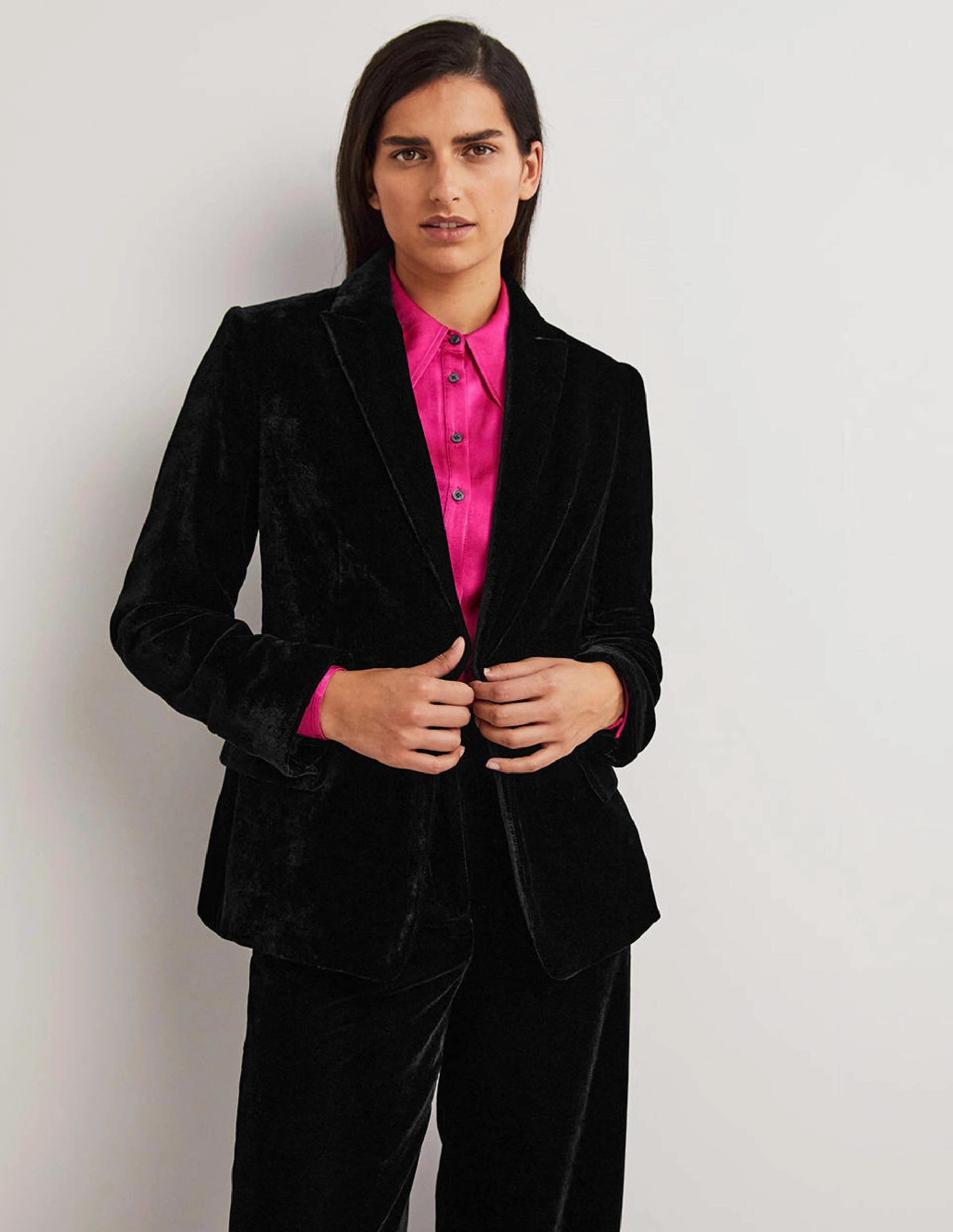 Relaxed Velvet Blazer-Black