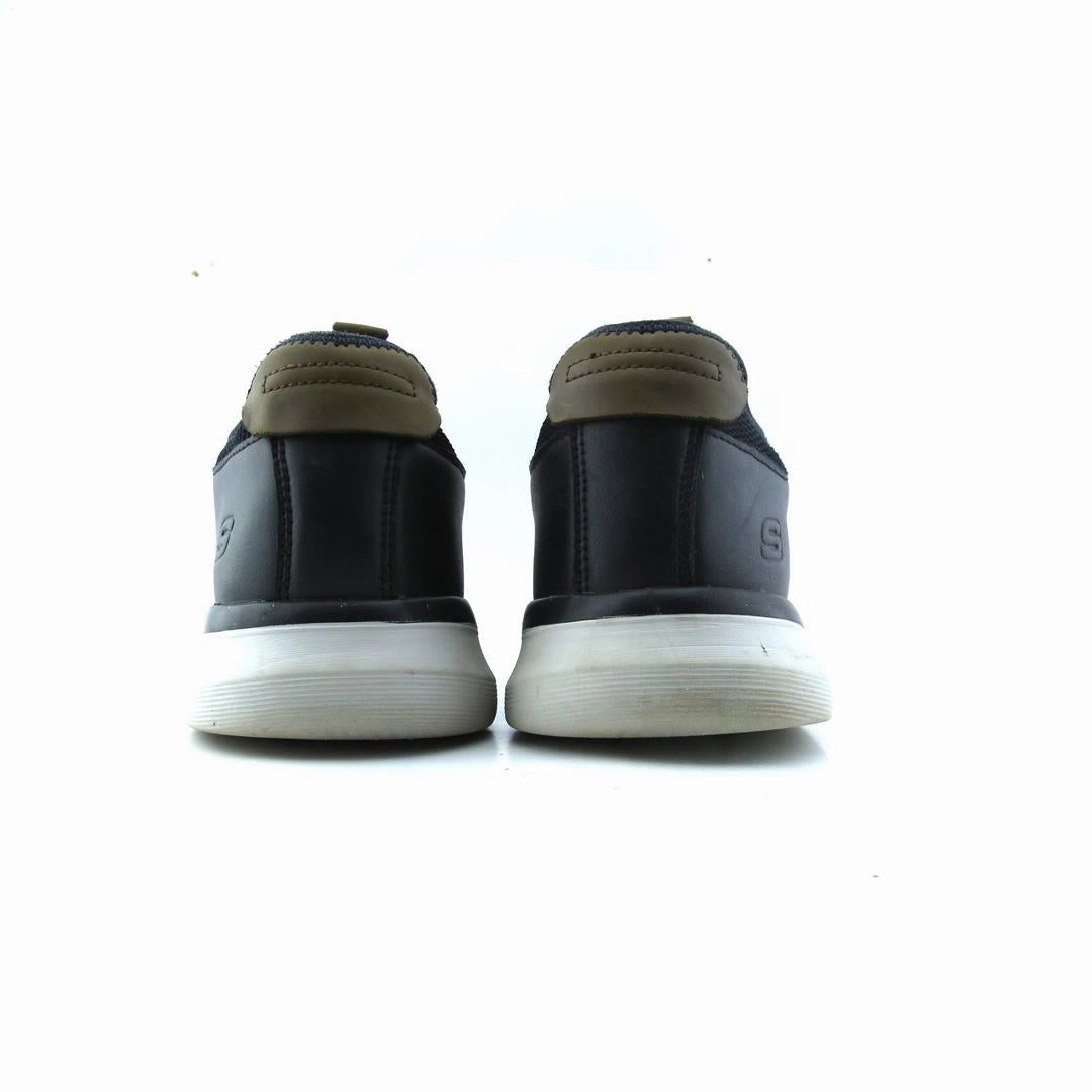 SKECHERS RELAXED FIT