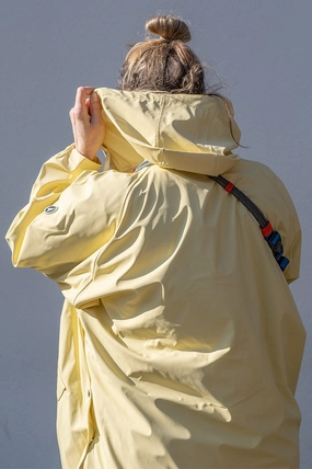 Tantä Sky Pale Banana Raincoat