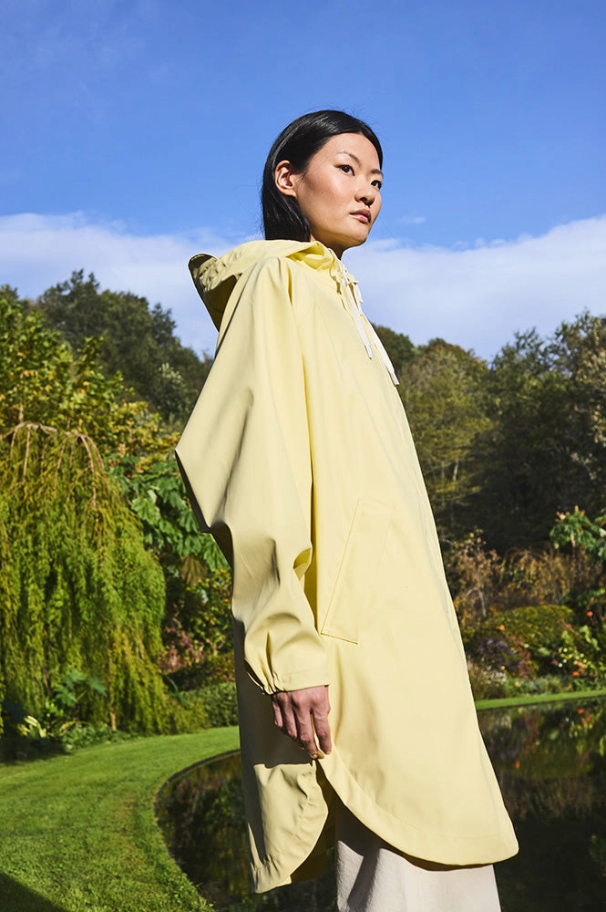 Tantä Sky Pale Banana Raincoat